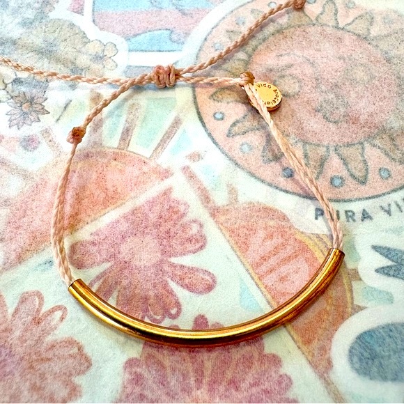 Pura Vida May 2018 “Wild Rose” bracelet club set - Picture 3 of 6